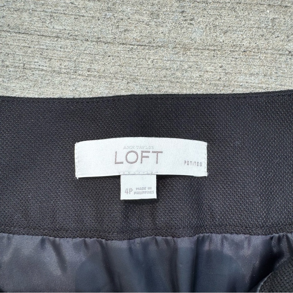Black Skirt Size: 4
